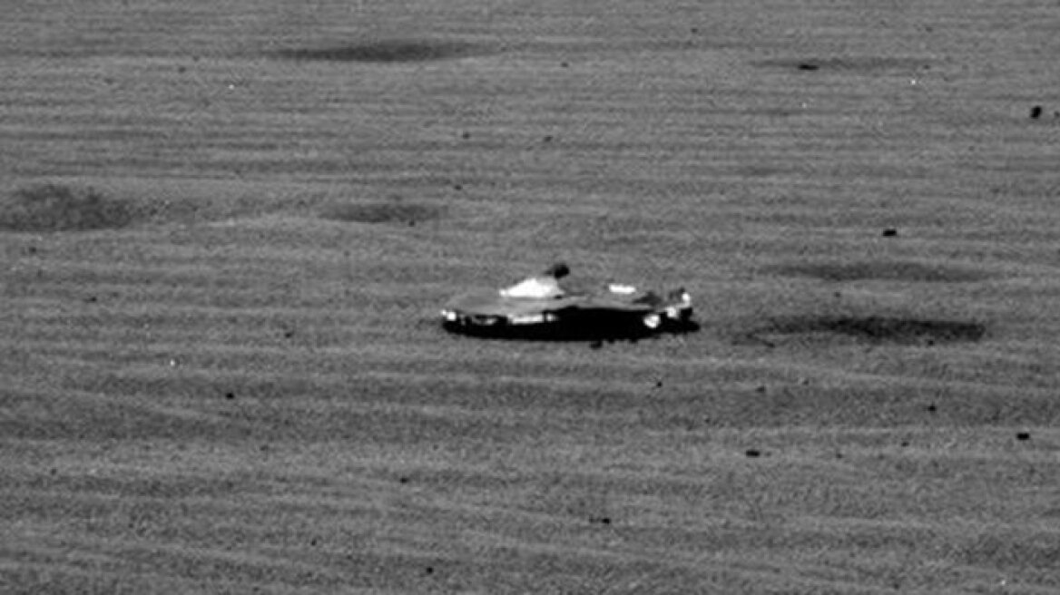 Συνωμοσίες σε διαστημική τροχιά: UFO σε νέα φωτογραφία από τον Κόκκινο Πλανήτη;